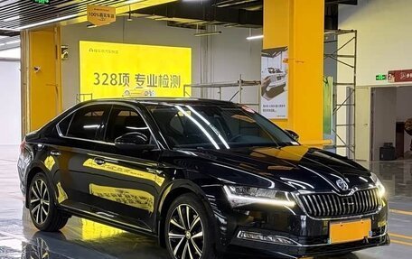 Skoda Superb III рестайлинг, 2023 год, 2 285 000 рублей, 2 фотография