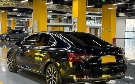 Skoda Superb III рестайлинг, 2023 год, 2 285 000 рублей, 12 фотография
