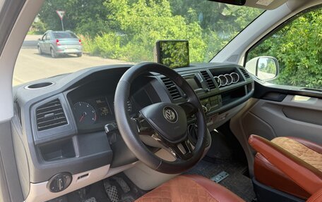 Volkswagen Caravelle T6 рестайлинг, 2015 год, 2 390 000 рублей, 4 фотография