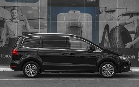 Volkswagen Sharan II, 2013 год, 1 399 000 рублей, 5 фотография