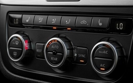 Volkswagen Sharan II, 2013 год, 1 399 000 рублей, 17 фотография
