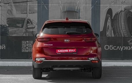 KIA Sportage IV рестайлинг, 2020 год, 2 369 000 рублей, 4 фотография