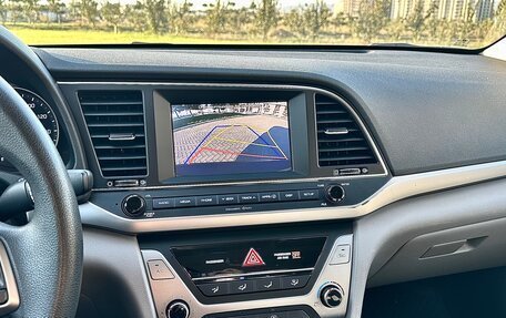 Hyundai Elantra VI рестайлинг, 2018 год, 920 000 рублей, 9 фотография