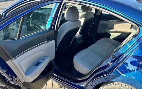 Hyundai Elantra VI рестайлинг, 2018 год, 920 000 рублей, 11 фотография