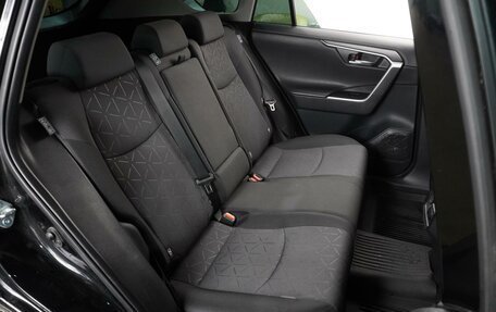 Toyota RAV4, 2021 год, 3 999 000 рублей, 7 фотография
