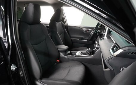 Toyota RAV4, 2021 год, 3 999 000 рублей, 8 фотография