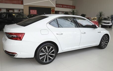 Skoda Superb, 2025 год, 2 475 000 рублей, 2 фотография