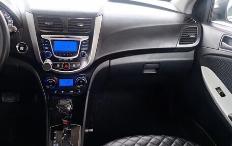 Hyundai Solaris II рестайлинг, 2012 год, 650 000 рублей, 17 фотография