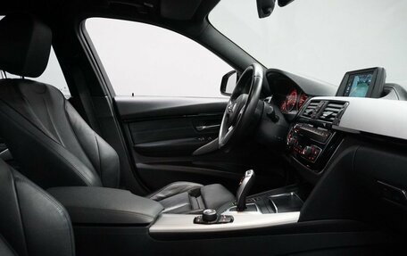 BMW 3 серия, 2018 год, 2 950 000 рублей, 12 фотография