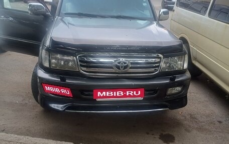 Toyota Land Cruiser 100 рестайлинг 2, 1999 год, 1 980 000 рублей, 3 фотография