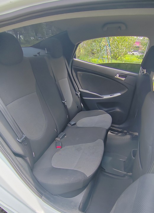 Hyundai Solaris I, 2012 год, 650 000 рублей, 18 фотография