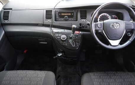 Toyota ISis I, 2013 год, 1 100 000 рублей, 6 фотография