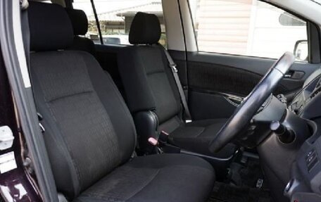 Toyota ISis I, 2013 год, 1 100 000 рублей, 4 фотография