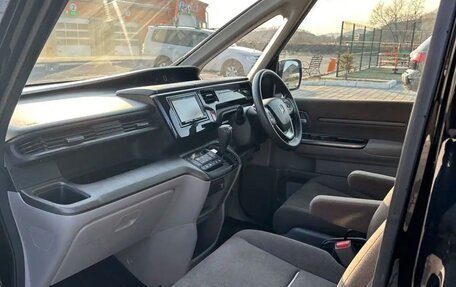 Honda Stepwgn IV, 2015 год, 1 400 000 рублей, 4 фотография
