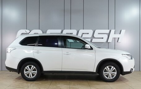 Mitsubishi Outlander III рестайлинг 3, 2014 год, 1 299 000 рублей, 5 фотография
