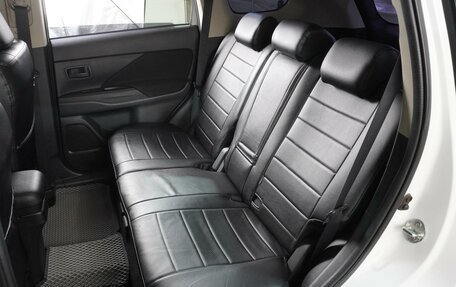 Mitsubishi Outlander III рестайлинг 3, 2014 год, 1 299 000 рублей, 9 фотография