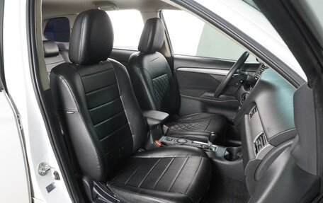 Mitsubishi Outlander III рестайлинг 3, 2014 год, 1 299 000 рублей, 8 фотография