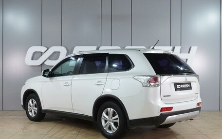 Mitsubishi Outlander III рестайлинг 3, 2014 год, 1 299 000 рублей, 2 фотография