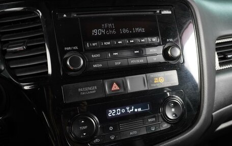Mitsubishi Outlander III рестайлинг 3, 2014 год, 1 299 000 рублей, 15 фотография