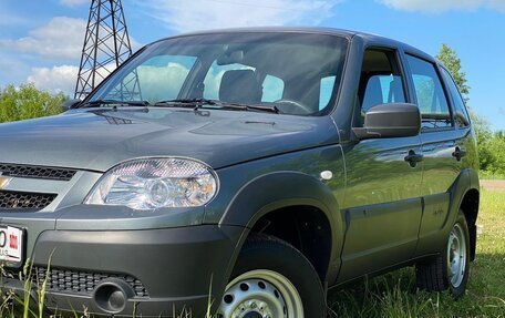 Chevrolet Niva I рестайлинг, 2019 год, 930 000 рублей, 3 фотография
