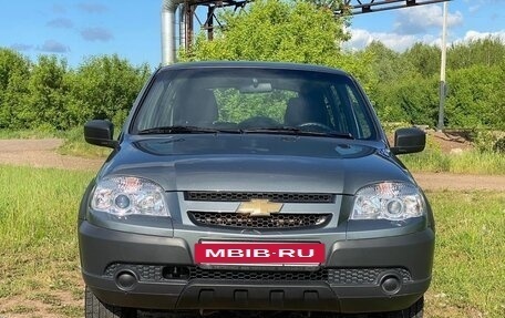 Chevrolet Niva I рестайлинг, 2019 год, 930 000 рублей, 4 фотография