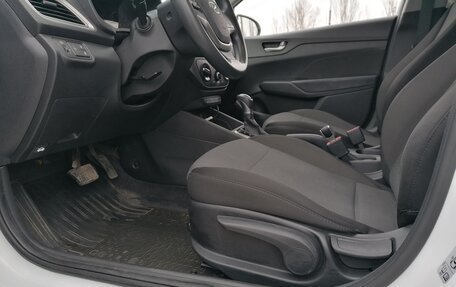 Hyundai Solaris II рестайлинг, 2019 год, 1 290 000 рублей, 4 фотография