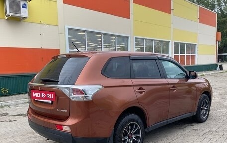 Mitsubishi Outlander III рестайлинг 3, 2013 год, 1 400 000 рублей, 8 фотография
