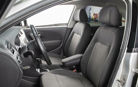 Volkswagen Polo VI (EU Market), 2013 год, 900 000 рублей, 10 фотография