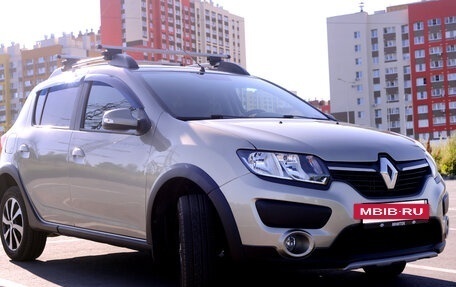Renault Sandero II рестайлинг, 2016 год, 860 000 рублей, 2 фотография