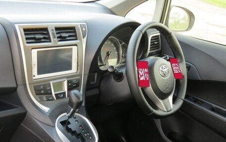 Toyota Ractis II, 2014 год, 890 000 рублей, 22 фотография