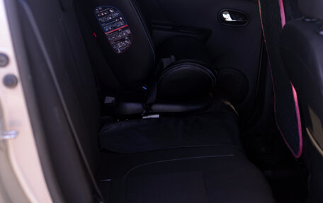 Renault Sandero II рестайлинг, 2016 год, 860 000 рублей, 16 фотография