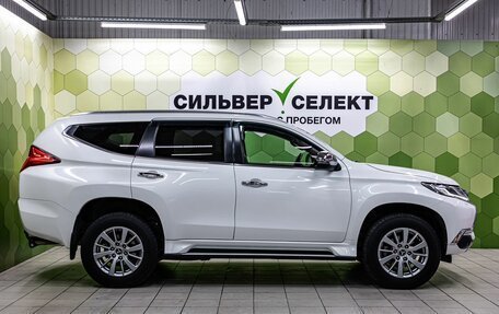 Mitsubishi Pajero Sport III рестайлинг, 2017 год, 2 800 000 рублей, 8 фотография