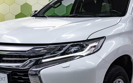 Mitsubishi Pajero Sport III рестайлинг, 2017 год, 2 800 000 рублей, 10 фотография