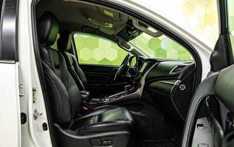 Mitsubishi Pajero Sport III рестайлинг, 2017 год, 2 800 000 рублей, 11 фотография