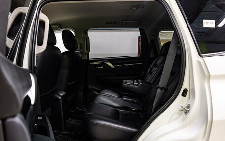 Mitsubishi Pajero Sport III рестайлинг, 2017 год, 2 800 000 рублей, 14 фотография