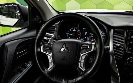 Mitsubishi Pajero Sport III рестайлинг, 2017 год, 2 800 000 рублей, 16 фотография
