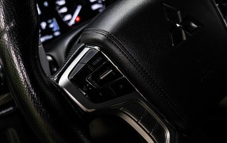 Mitsubishi Pajero Sport III рестайлинг, 2017 год, 2 800 000 рублей, 18 фотография