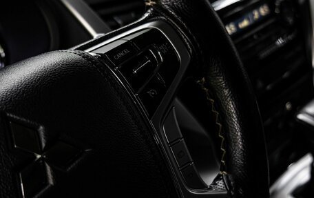 Mitsubishi Pajero Sport III рестайлинг, 2017 год, 2 800 000 рублей, 19 фотография