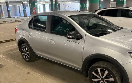Renault Logan II, 2022 год, 1 300 000 рублей, 2 фотография