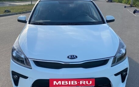 KIA Rio IV, 2019 год, 1 300 000 рублей, 2 фотография