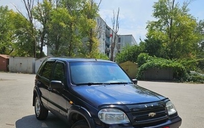 Chevrolet Niva I рестайлинг, 2004 год, 270 000 рублей, 1 фотография