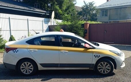 Hyundai Solaris II рестайлинг, 2017 год, 550 000 рублей, 4 фотография