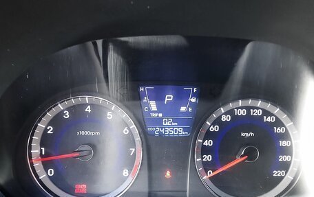 Hyundai Solaris II рестайлинг, 2012 год, 670 000 рублей, 13 фотография