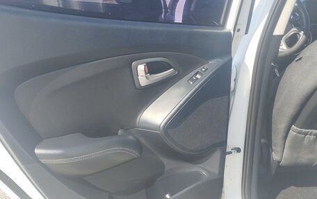 Hyundai ix35 I рестайлинг, 2012 год, 1 450 000 рублей, 23 фотография