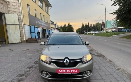 Renault Logan II, 2014 год, 700 000 рублей, 6 фотография