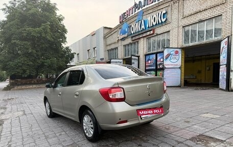 Renault Logan II, 2014 год, 700 000 рублей, 4 фотография