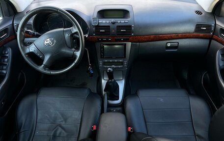Toyota Avensis III рестайлинг, 2006 год, 650 000 рублей, 12 фотография