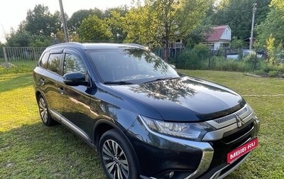 Mitsubishi Outlander III рестайлинг 3, 2019 год, 2 390 000 рублей, 1 фотография