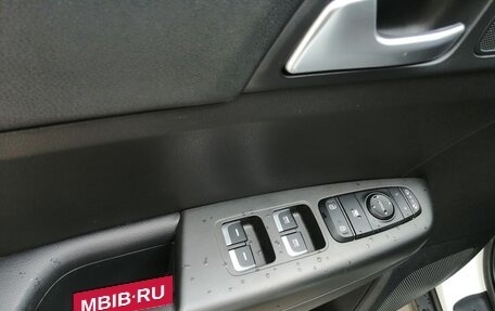 KIA Sportage IV рестайлинг, 2020 год, 2 000 000 рублей, 4 фотография