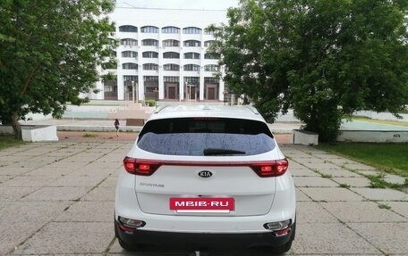 KIA Sportage IV рестайлинг, 2020 год, 2 000 000 рублей, 9 фотография